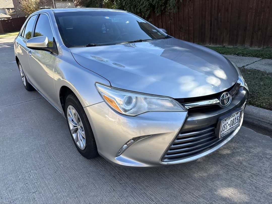 2017 Toyota Camry - photo 1